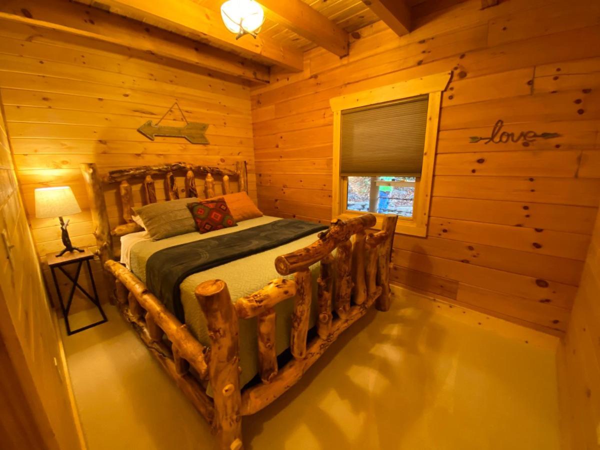 Pine Creek Cabins & Camping Resort South Bloomingville Екстер'єр фото