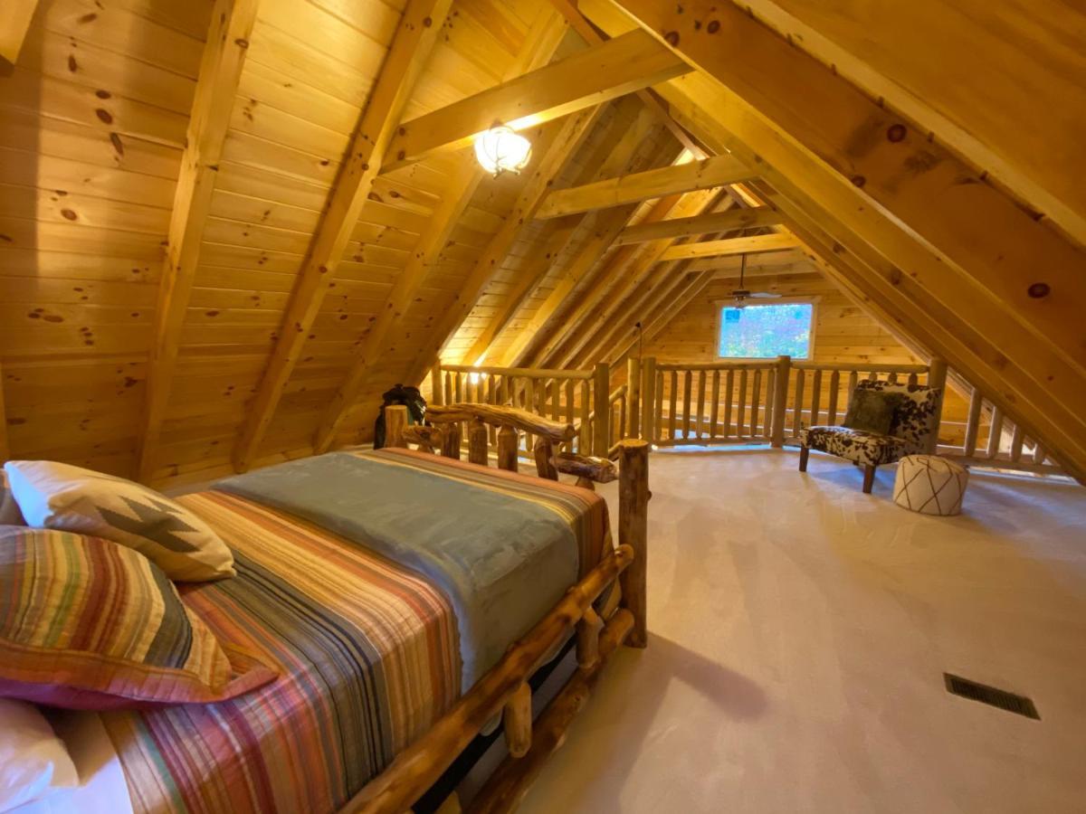 Pine Creek Cabins & Camping Resort South Bloomingville Екстер'єр фото