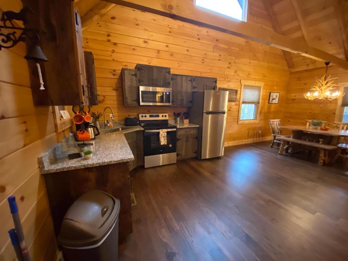 Pine Creek Cabins & Camping Resort South Bloomingville Екстер'єр фото