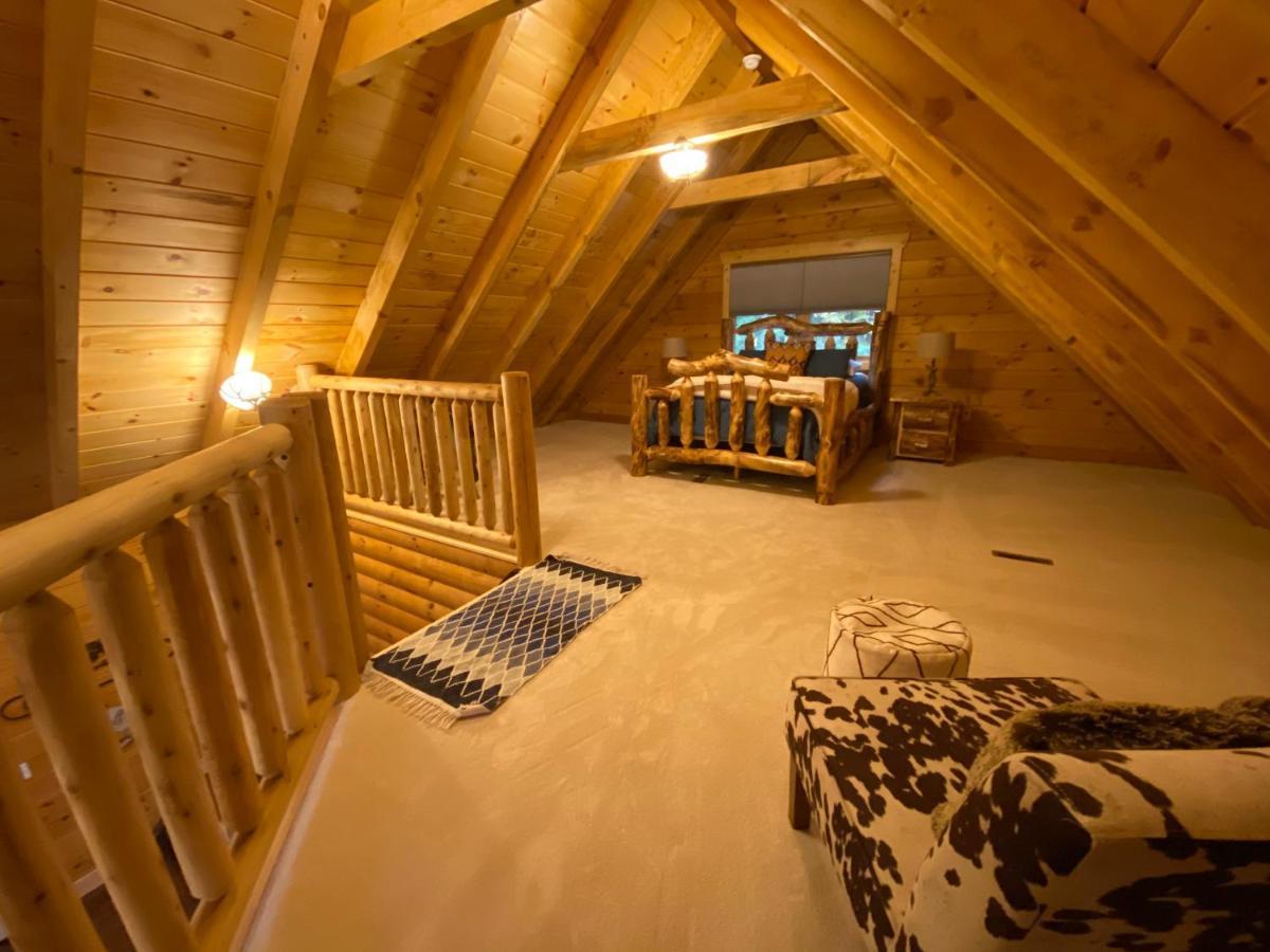 Pine Creek Cabins & Camping Resort South Bloomingville Екстер'єр фото