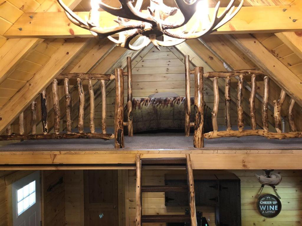 Pine Creek Cabins & Camping Resort South Bloomingville Екстер'єр фото
