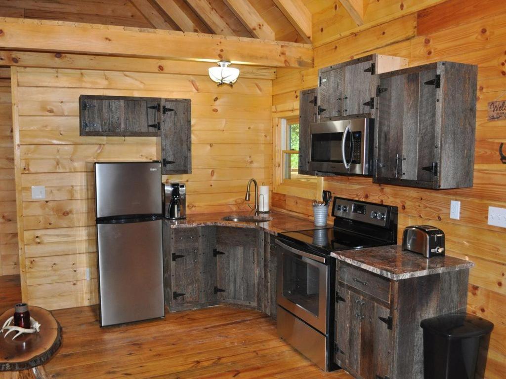 Pine Creek Cabins & Camping Resort South Bloomingville Екстер'єр фото