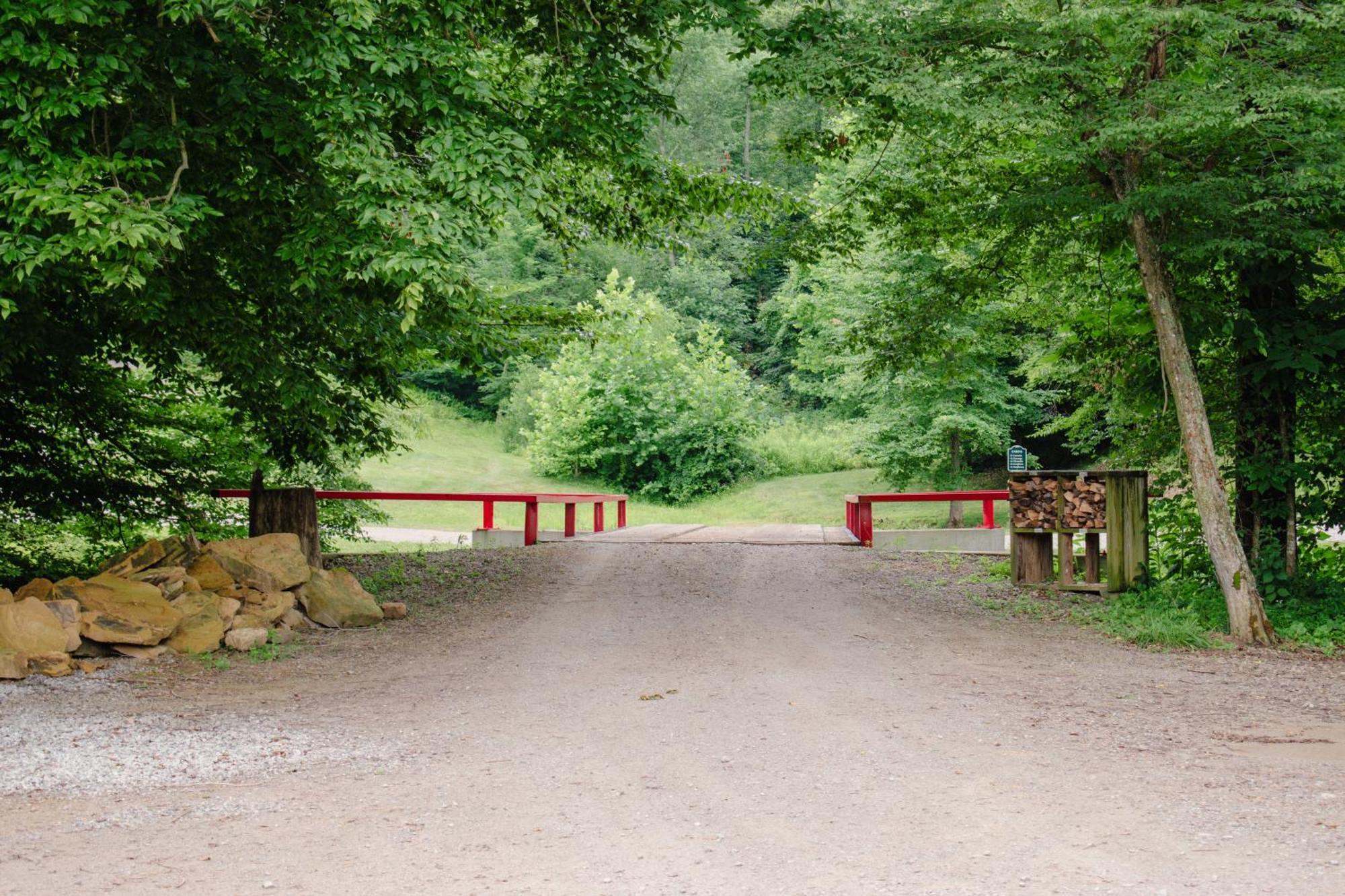 Pine Creek Cabins & Camping Resort South Bloomingville Екстер'єр фото