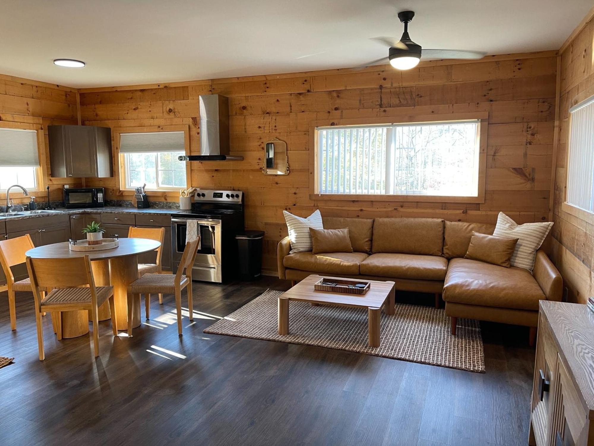 Pine Creek Cabins & Camping Resort South Bloomingville Екстер'єр фото